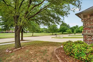 9808 Mullins Crossing Dr, Fort Worth, TX 76126 - Photo 39