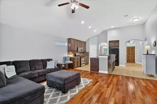 9808 Mullins Crossing Dr, Fort Worth, TX 76126 - Photo 7