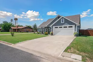 393 E Pennsylvania Ave, Van, TX 75790 - Photo 3