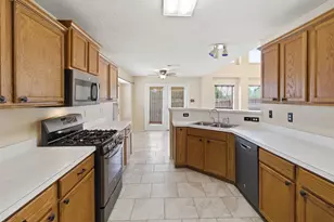 531 Pecan Leaf Dr, Lancaster, TX 75146 - Photo 13