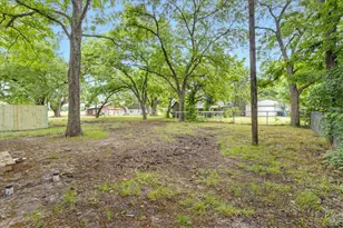 103 N Mill St, Savoy, TX 75479 - Photo 5