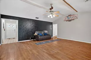 834 S Ridgeway Dr, Cleburne, TX 76033 - Photo 5