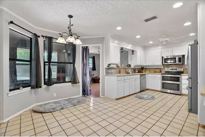 834 S Ridgeway Drive, Cleburne, TX 76033 - Photo 7