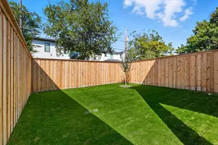 4525 Hopkins Ave, Dallas, TX 75209 - Photo 23