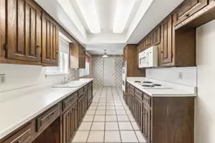 1017 Ravencroft Dr, Garland, TX 75043 - Photo 13