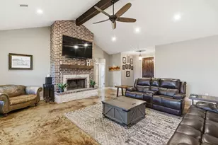 1012 Justin Dr, Springtown, TX 76082 - Photo 3