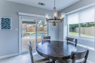 734 Dillard Cir, Cedar Hill, TX 75104 - Photo 9