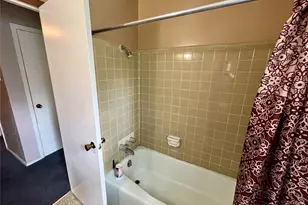 858 Lexington Dr, Lancaster, TX 75134 - Photo 17