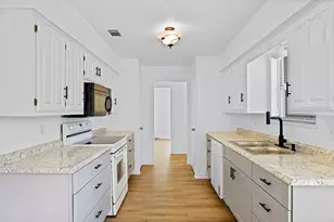 2604 Danny Ln, Farmers Branch, TX 75234 - Photo 3