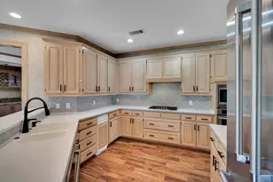 6105 Waterview Dr, Arlington, TX 76016 - Photo 11