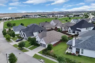 2012 Roundtree Cir E, Fort Worth, TX 76008 - Photo 35