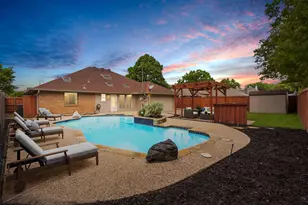 200 Sunny Crest Dr, Murphy, TX 75094 - Photo 3