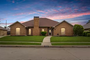 200 Sunny Crest Dr, Murphy, TX 75094 - Photo 3