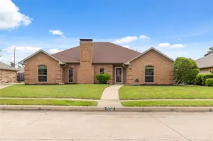 200 Sunny Crest Dr, Murphy, TX 75094 - Photo 1