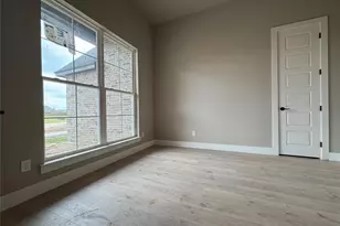 144 Chapowits, Godley, TX 76044 - Photo 9