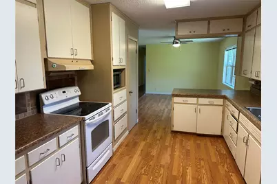 406 S Williams Street, Hamilton, TX 76531 - Photo 11