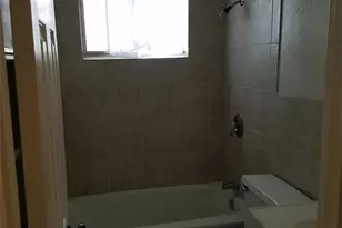 1401 W Lovers Ln, Arlington, TX 76013 - Photo 7