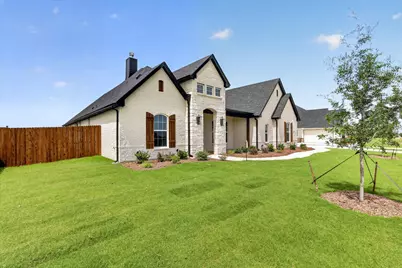 140 Chapowits, Godley, TX 76044 - Photo 3