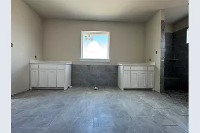 140 Chapowits, Godley, TX 76044 - Photo 9