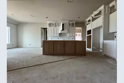 140 Chapowits, Godley, TX 76044 - Photo 3