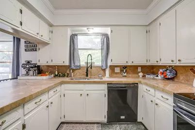 529 Jayellen Avenue, Burleson, TX 76028 - Photo 17