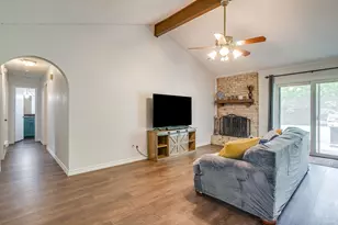 529 Jayellen Ave, Burleson, TX 76028 - Photo 9