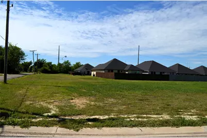 303 Preston Road, Mabank, TX 75147 - Photo 1