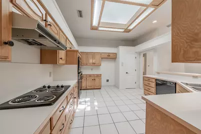 702 Jonathan Drive, Euless, TX 76040 - Photo 9