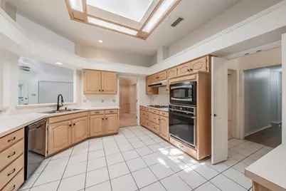 702 Jonathan Drive, Euless, TX 76040 - Photo 13