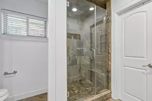 8709 Labron Ave, Dallas, TX 75209 - Photo 17