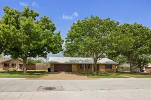 1110 Gifford Dr, Granbury, TX 76048 - Photo 3