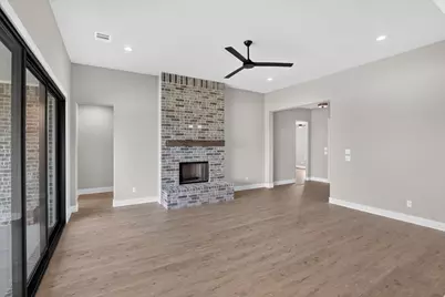 136 Chapowits, Godley, TX 76044 - Photo 5