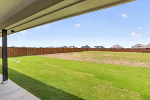 136 Chapowits, Godley, TX 76044 - Photo 35