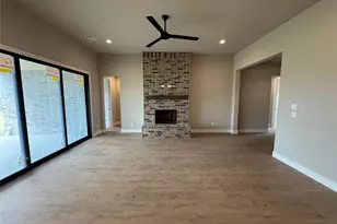 136 Chapowits, Godley, TX 76044 - Photo 3