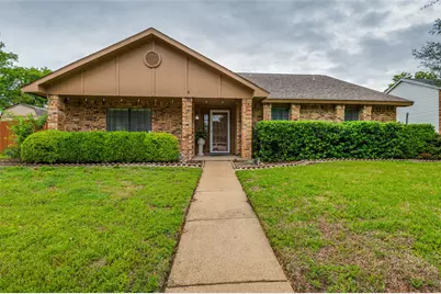 402 Chestnut Drive, Grand Prairie, TX 75052 - Photo 1