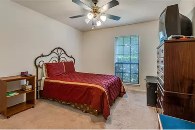 402 Chestnut Drive, Grand Prairie, TX 75052 - Photo 19