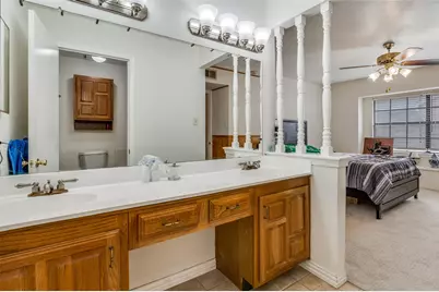 402 Chestnut Drive, Grand Prairie, TX 75052 - Photo 17