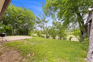 434 W Phillips Ct, Grand Prairie, TX 75051 - Photo 21