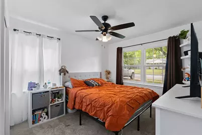 434 W Phillips Court, Grand Prairie, TX 75051 - Photo 15