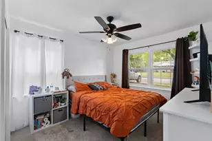 434 W Phillips Ct, Grand Prairie, TX 75051 - Photo 15