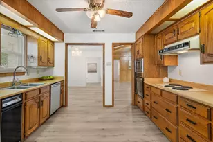 3211 Vernon Dr, Arlington, TX 76015 - Photo 11