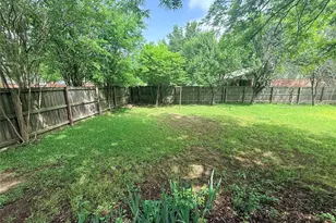 302 W Orville St, Wills Point, TX 75169 - Photo 23