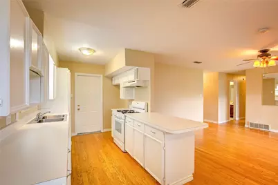2104 Meadow Dale, Irving, TX 75060 - Photo 13