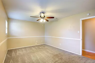 2104 Meadow Dale, Irving, TX 75060 - Photo 17