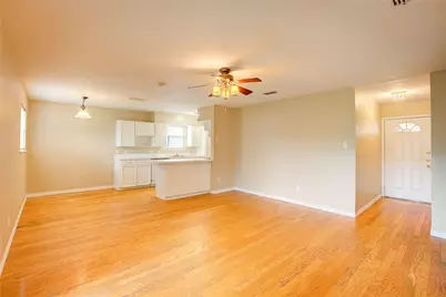 2104 Meadow Dale, Irving, TX 75060 - Photo 9