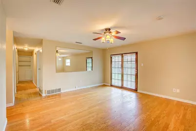 2104 Meadow Dale, Irving, TX 75060 - Photo 7