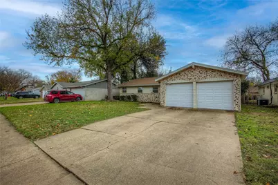 2104 Meadow Dale, Irving, TX 75060 - Photo 3