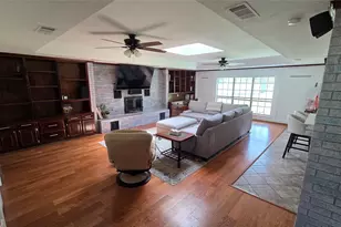 338 Travis Rd, Decatur, TX 76234 - Photo 7