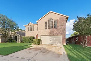 5715 Creekhollow Dr, Arlington, TX 76018 - Photo 3