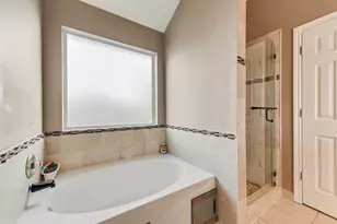 5715 Creekhollow Dr, Arlington, TX 76018 - Photo 27